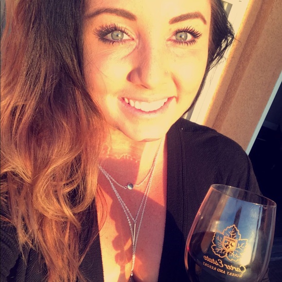 Meet your Posher, Bianca - Picture 2 of 2